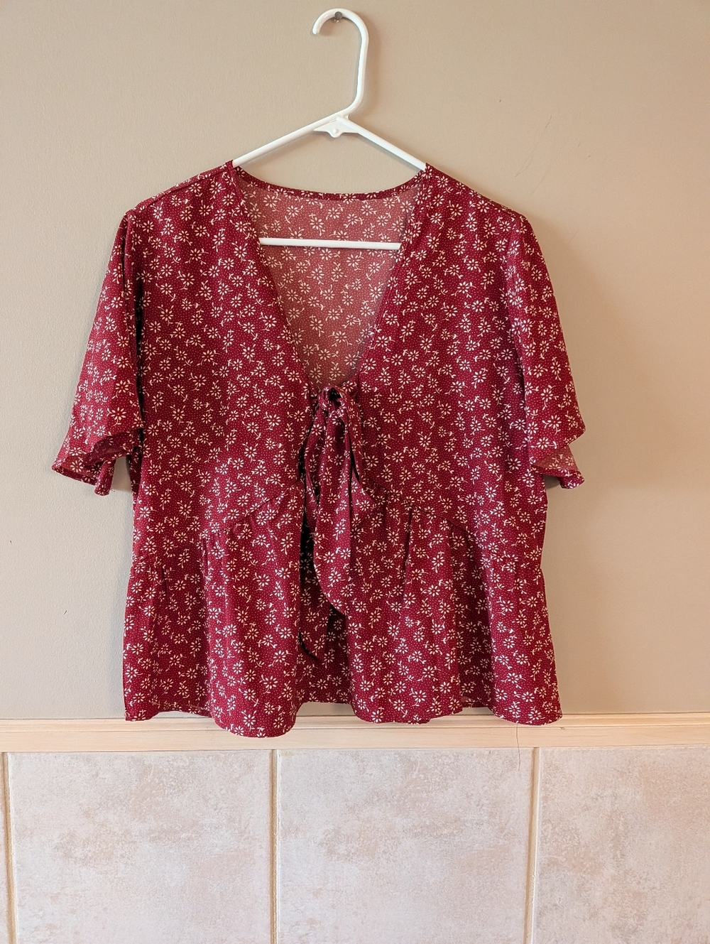 Red Women's Floral V Neck, Front Tie Peplum Blouse, Size L